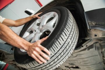 Kfz-Kaskoversicherung: Haftung bei Reifenplatzer