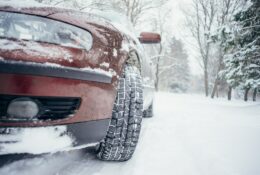 Vollkaskoversicherung – Verkehrsunfall durch Benutzung von Sommerreifen im Winter