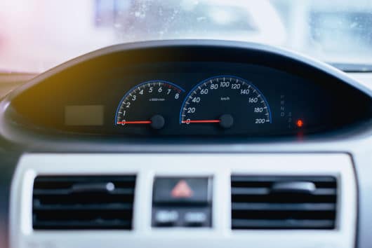 AKB – Nichtangabe der KM-Fahrleistung eines Fahrzeugs gegenüber Kfz-Versicherer - Versicherungsprämie