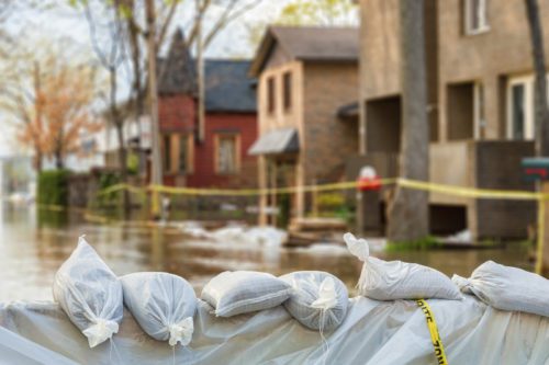 Wohngebäudeversicherung - Überschwemmung des versicherten Grundstücks