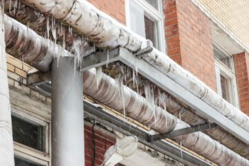 Wohngebäudeversicherung – Frostschaden in Ferienhaus – Gefahrerhöhung