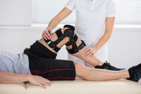 Unfallversicherung - unfallbedingte Knieverletzung nebst Dauerschaden - Einwirkung "von außen"