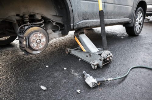 Kaskoversicherung - Kippen eines Fahrzeugs vom Wagenheber als Unfallereignis