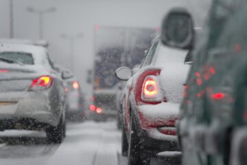 Kfz-Kaskoversicherung – Ausweichen auf der Autobahn bei winterlichen Straßenverhältnissen