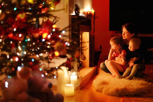 Wohngebäudeversicherung - Versicherungsfall durch brennende Kerzen am Weihnachtsbaum