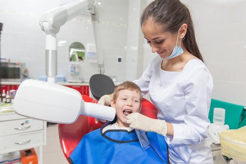 Krankenversicherung - Umfang medizinisch notwendiger Zahnbehandlung bei sechsjährigen Kind