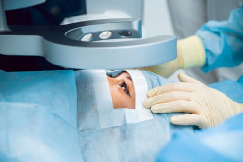 - Versicherungsschutz für Augenoperation mittels Femtosekundenlaser