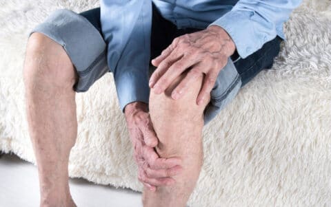Unfallversicherung - Bewertung von Arthroseschmerzen unzureichende sachverständige Bewertung