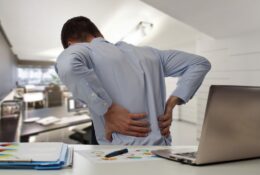 Berufsunfähigkeitsversicherung – Arglistanfechtung nicht angezeigte Rückenbeschwerden