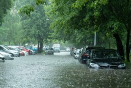 Kaskoversicherung –  Überschwemmung – Eindringen von Starkregen in Fahrzeug