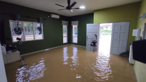 Wohngebäudeversicherung - bestimmungswidriges Eindringen von Überschwemmungswasser