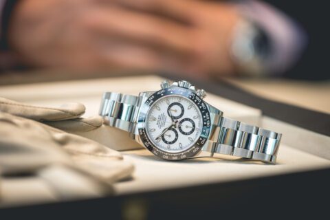 Hausratversicherung - Neuwert einer entwendeten Rolex-Uhr