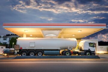 Kfz-Haftpflichtversicherung – Tankfahrzeug – Abladen von im Tank verunreinigtem Treibstoff